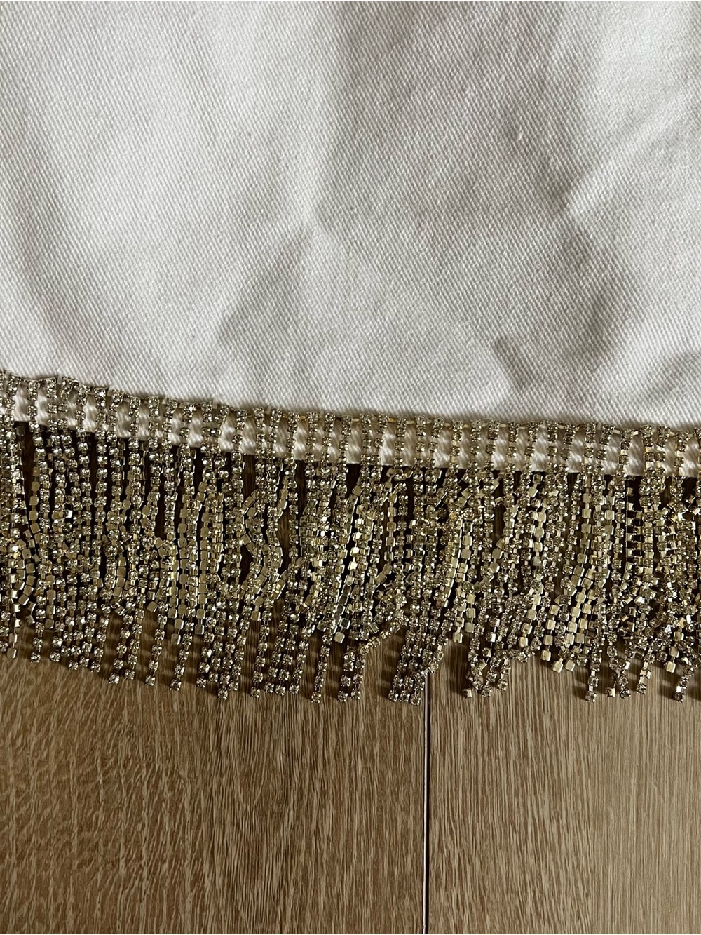 NWT Blank NYC White Denim Mini Skirt with Metallic Beaded Fringe size 28 - Picture 3 of 8